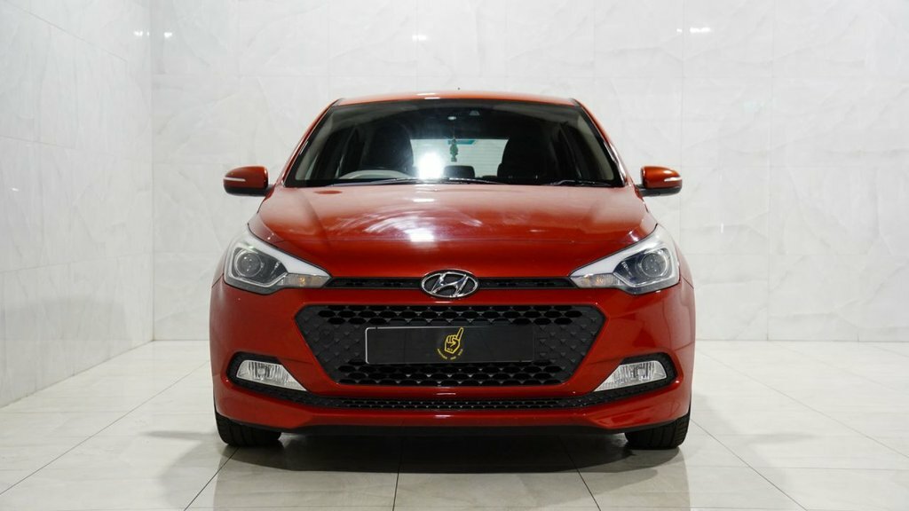 Hyundai I20 Hatchback Red #4