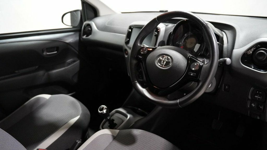 Toyota Aygo 1L X-play RV21EZF Grey #2