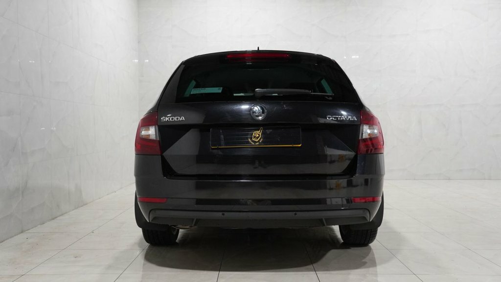 Skoda Octavia 2L Se L Black #5