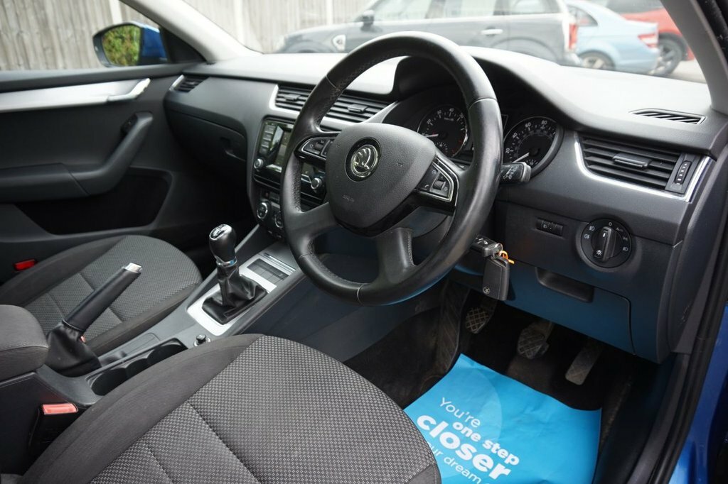 Skoda Octavia 1.4L Se Blue #4