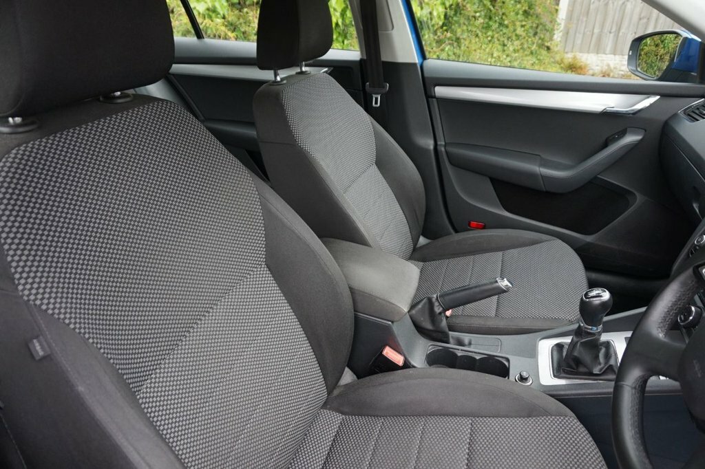 Skoda Octavia 1.4L Se Blue #5