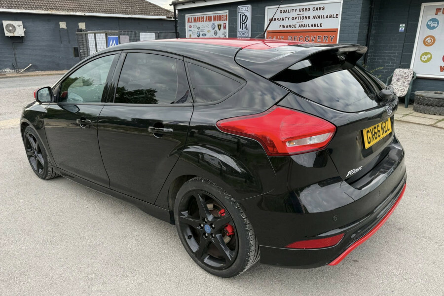 Ford Focus Hatchback GX66NZZ Black #3
