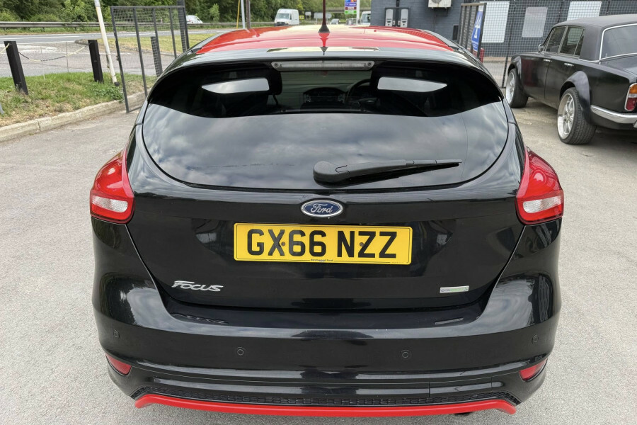 Ford Focus Hatchback GX66NZZ Black #4