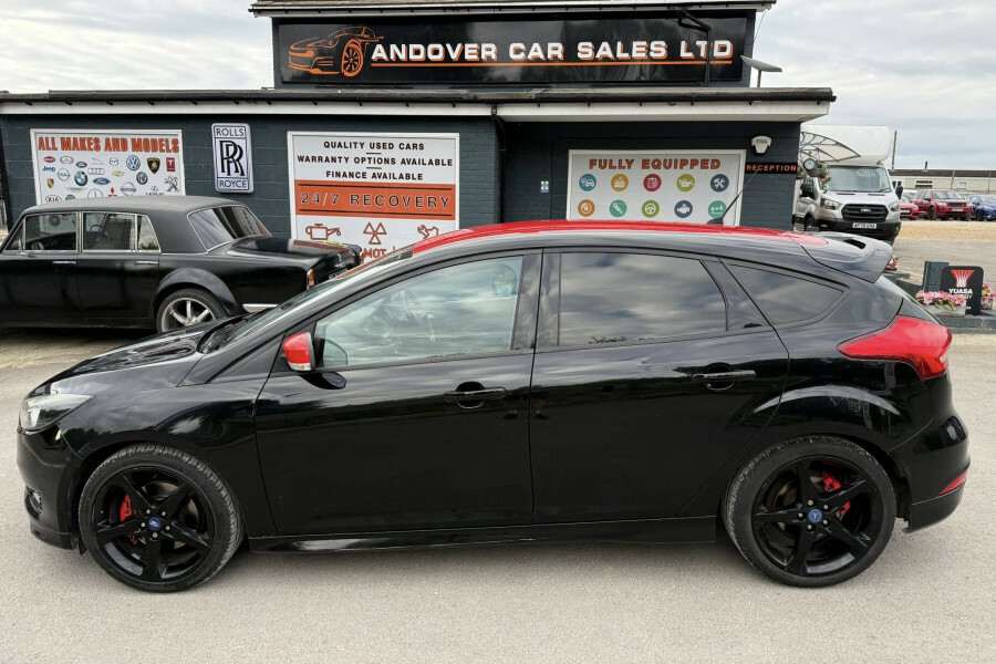 Ford Focus Hatchback GX66NZZ Black #2