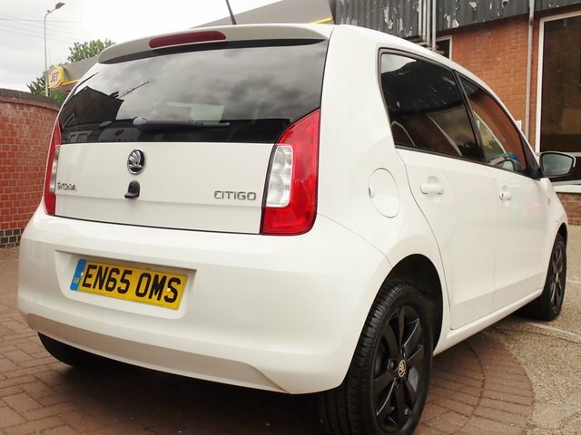 Skoda Citigo 1.0 Mpi Black Edition White #5