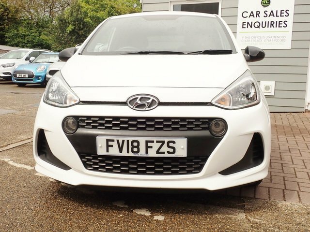 Hyundai I10 1.0 Go Se Hatchback FV18FZS White #2