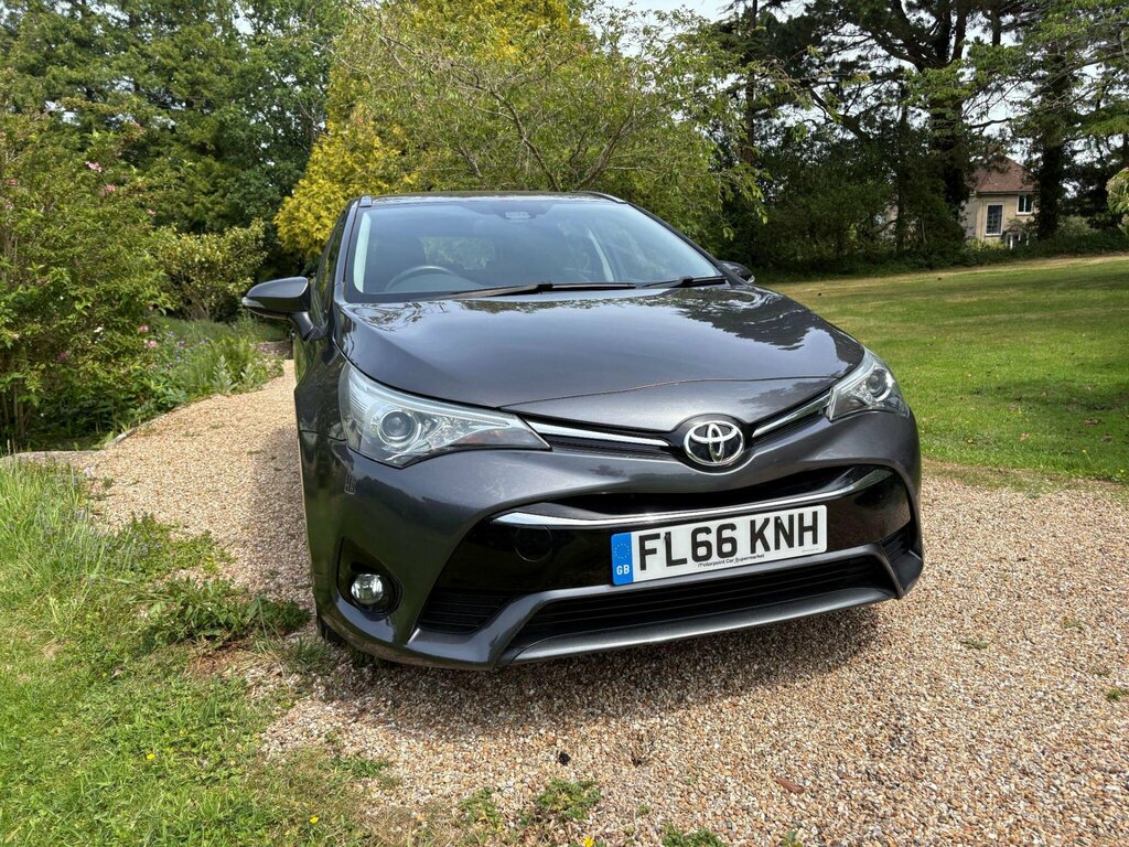 Toyota Avensis 1.6 D-4d Business Edition Touring Sports Euro 6 S Grey #4
