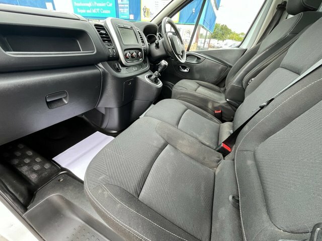 Renault Trafic Dci Energy 28 Sport YH21ZPZ White #5