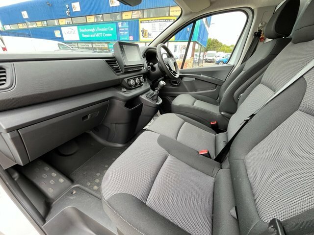Renault Trafic Dci Blue Sl30 Advance YL74FLF White #4