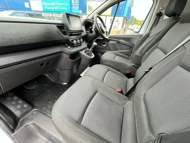 Nissan Primastar Dci 30 Tekna Panel DV23UHZ White #4