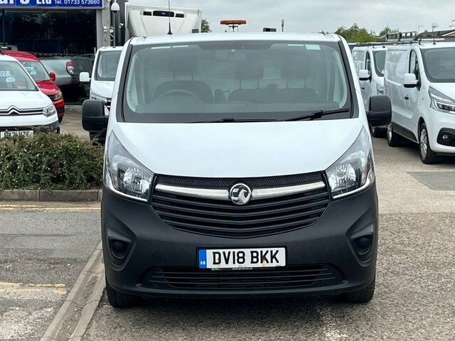 Vauxhall Vivaro Cdti 2900 Panel Van DV18BKK White #2