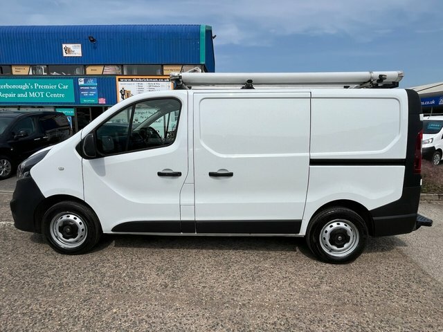 Vauxhall Vivaro Cdti 2900 Panel Van FD19YEB White #5