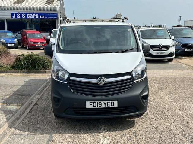 Vauxhall Vivaro Cdti 2900 Panel Van FD19YEB White #2