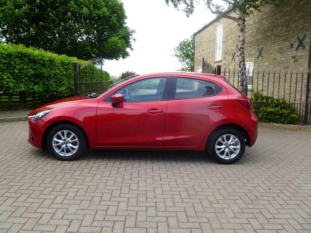 Mazda 2 1.5 Skyactiv-g Se-l Hatchback Red