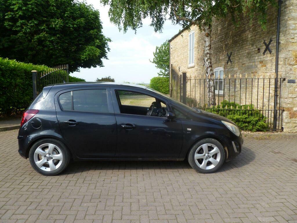 Vauxhall Corsa 1.4 16V Sxi Hatchback DY12VDN Black #2