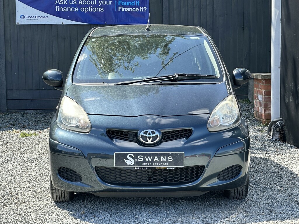 Toyota Aygo Hatchback 1.0 Vvt-i Ice Green 2011. Green