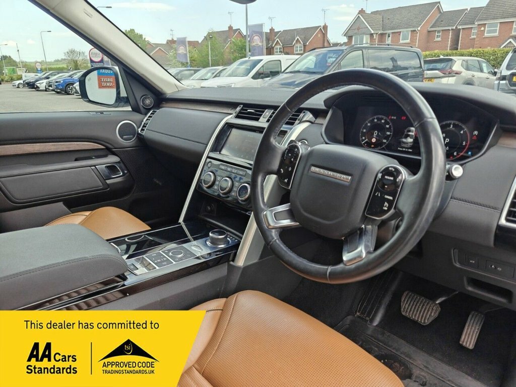 Land Rover Discovery 3L Hse LR68TBY White #2