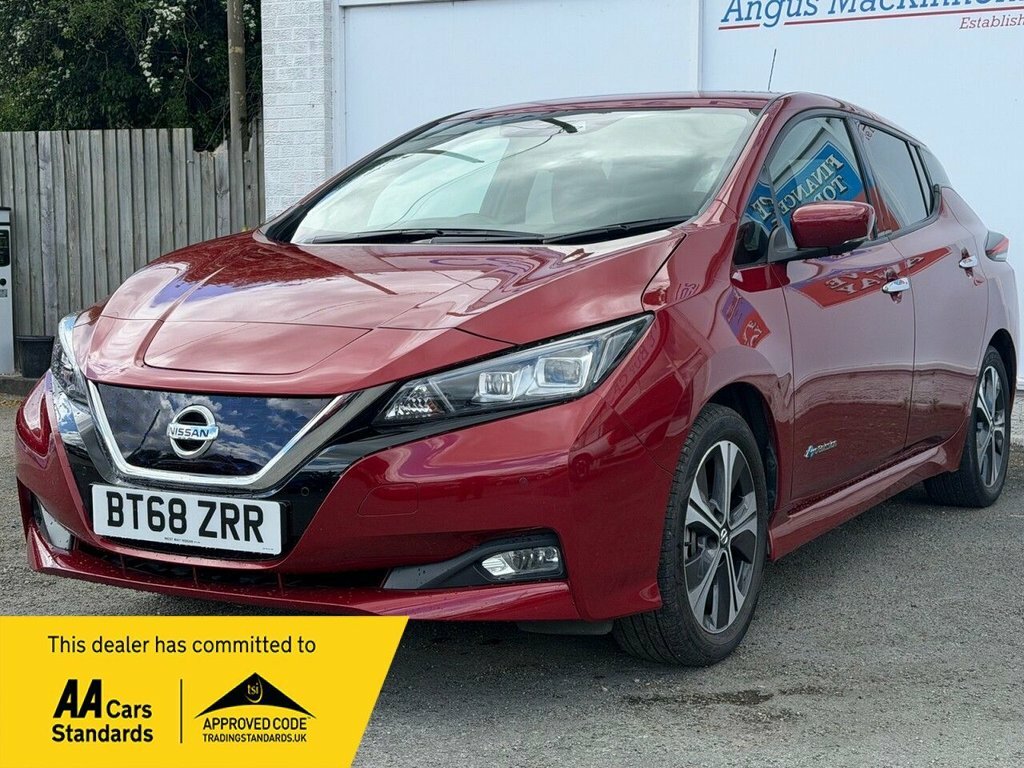 Nissan Leaf Hatchback BT68ZRR Red #4
