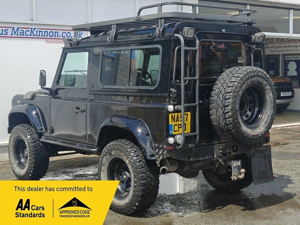 Land Rover Defender 2.4L Xs Black #4