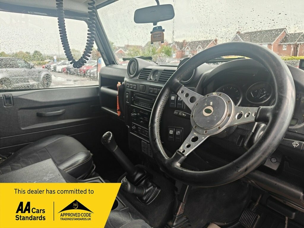 Land Rover Defender 2.4L Xs Black #2