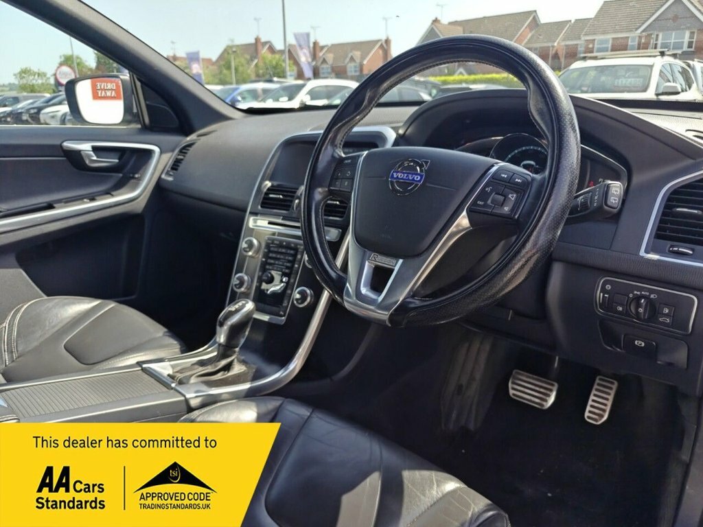 Volvo XC60 2.4L R-design Lux Nav KN15MUB Black #2