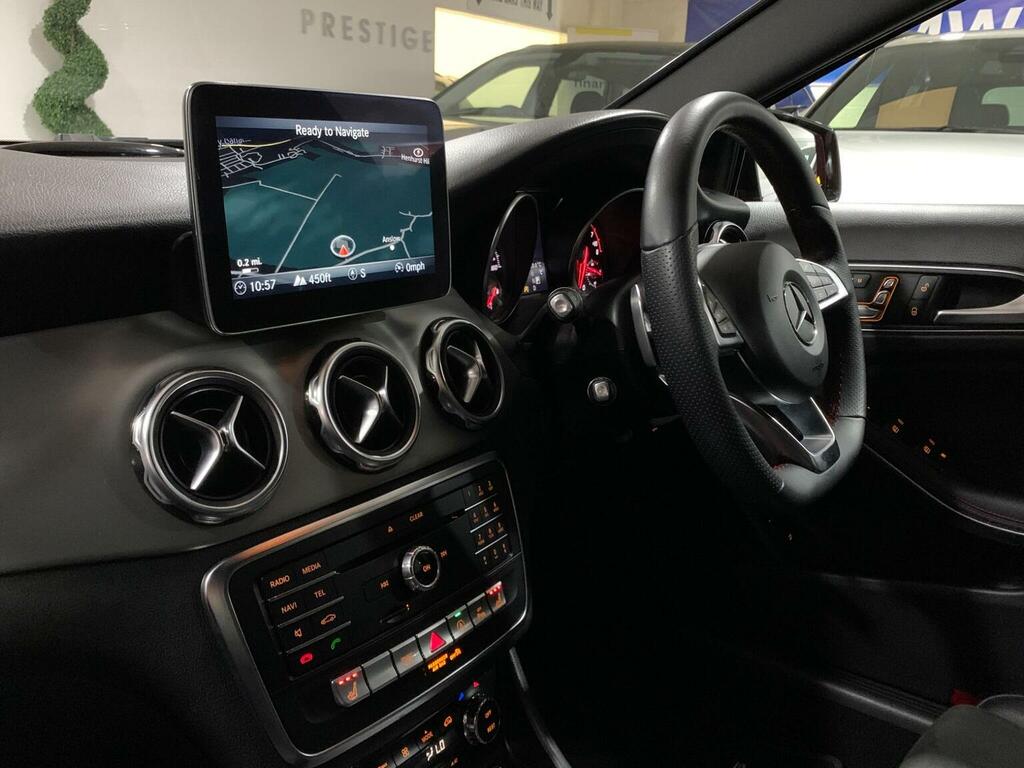Mercedes-Benz GLA Class Suv 1.6 Gla200 Amg Line Edition Plus 7G-dct Euro DX69NPJ Red #6