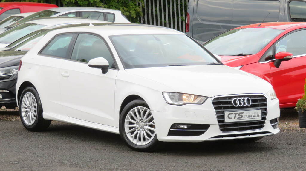 Audi A3 1.6 Tdi Ultra 110 Se Technik White