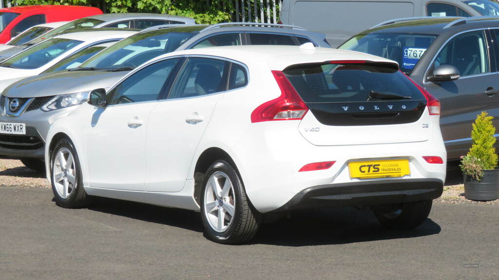 Volvo V40 D2 Se White #6