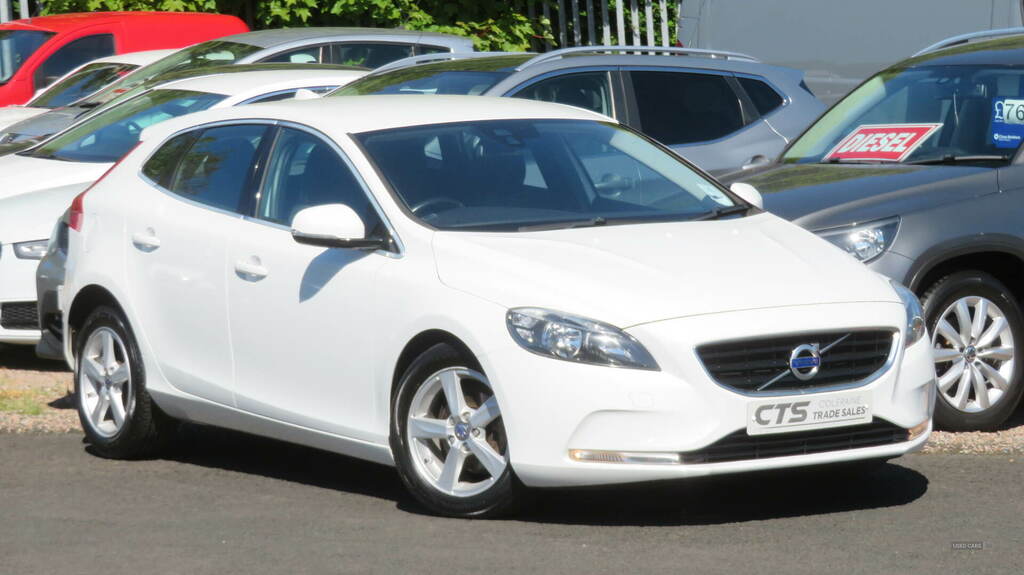 Volvo V40 D2 Se White
