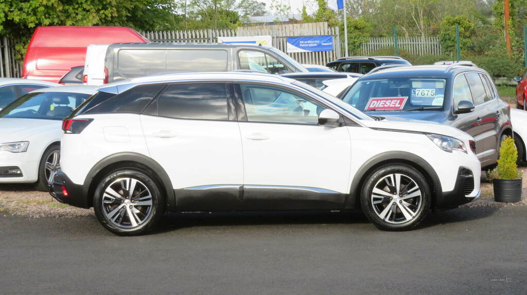 Peugeot 3008 1.5 Bluehdi Allure SG69EEP White #2