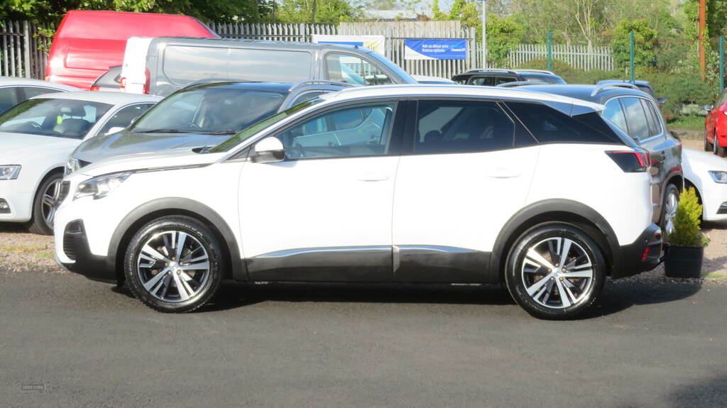 Peugeot 3008 1.5 Bluehdi Allure SG69EEP White #5