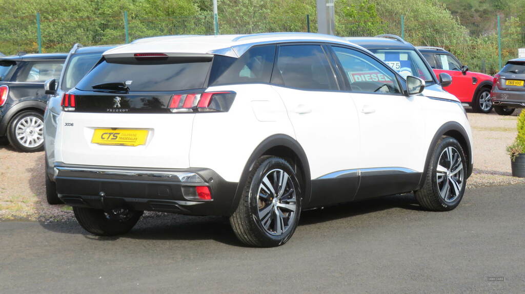 Peugeot 3008 1.5 Bluehdi Allure SG69EEP White #3
