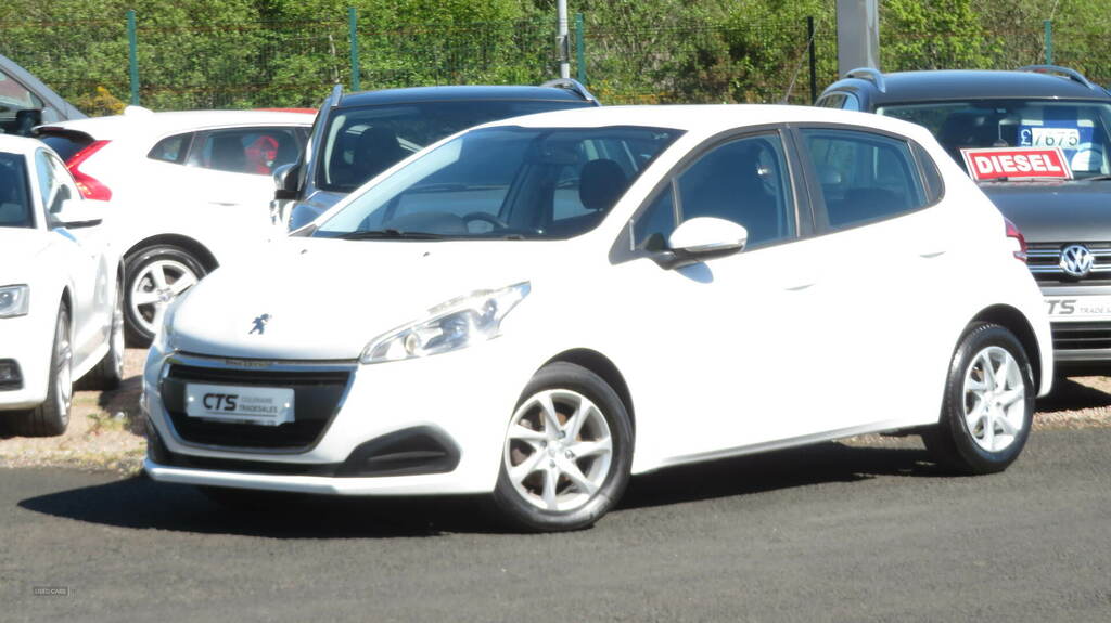 Peugeot 208 1.6 Bluehdi Active WA16OJH White #4
