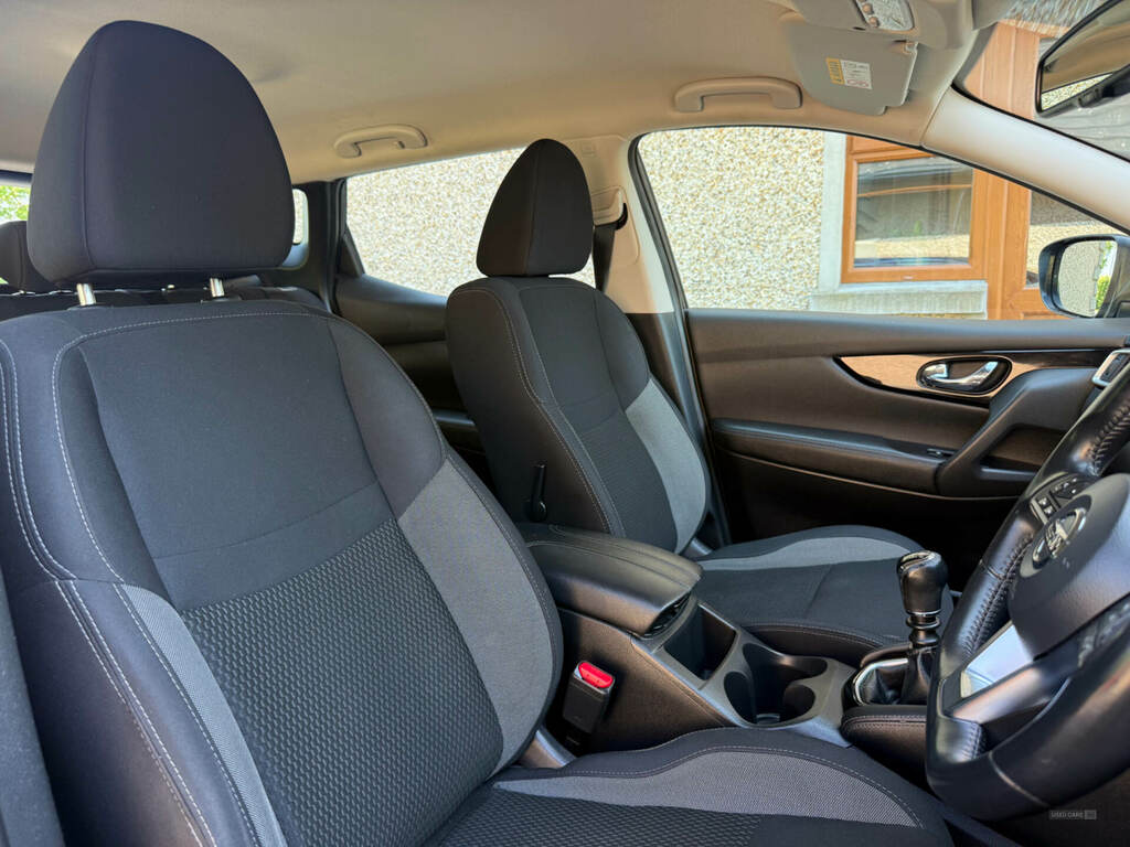 Nissan Qashqai 1.5 Dci 115 Acenta Premium DF19PNV Black #4