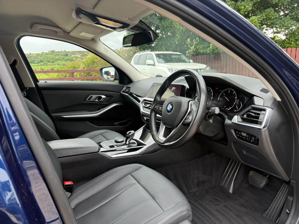 BMW 3 Series 320D Se Step YE19NSZ Blue #5