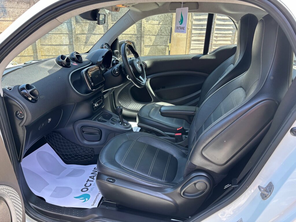 Smart Fortwo Coupe 0.9T Prime Sport Premium Plus Coupe T White #2