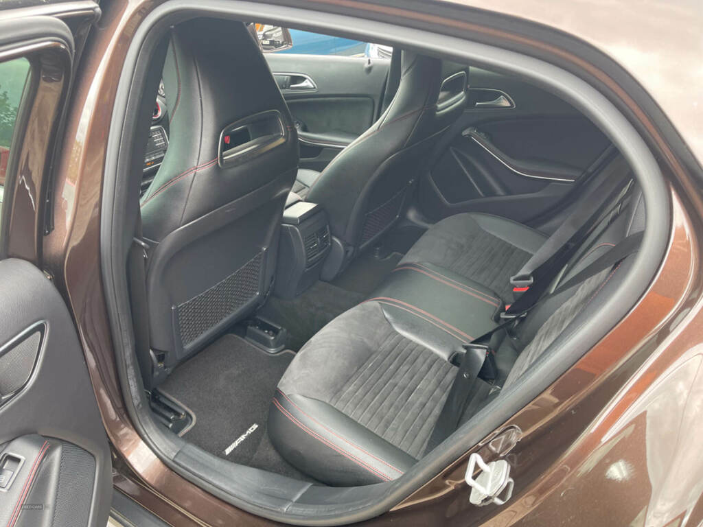 Mercedes-Benz GLA Class Gla 200D Amg Line Brown #5