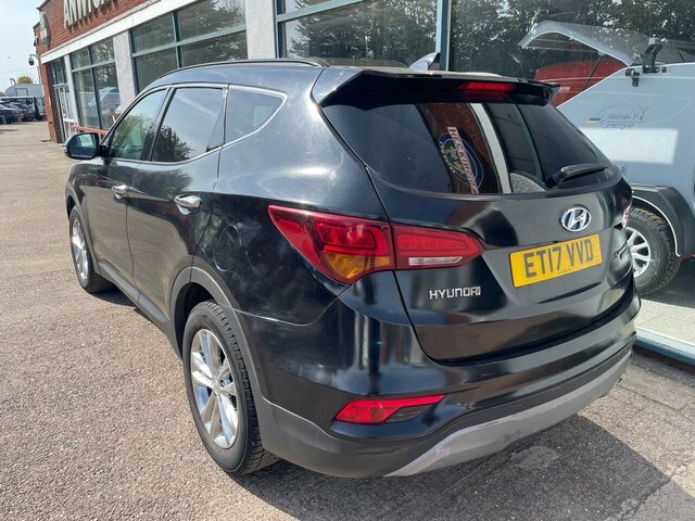 Hyundai Santa Fe 2.2 Crdi Blue Drive Premium Suv 4W ET17VVD Black #4