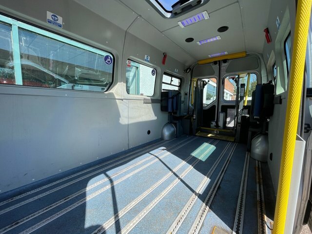 Renault Master 2.3 Diesel White #9