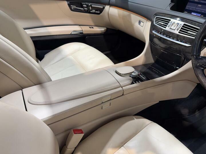 Mercedes-Benz CL 4.7 V8 Cgi Blueefficiency G-tronic Coupe Silver #71