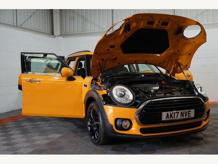 Mini Clubman 2.0 Cooper D Euro 6 Ss 6Dr AK17NVE Orange #3