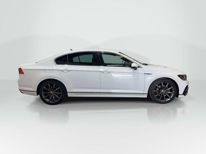 Volkswagen Passat 2.0 Tdi Evo R-line Euro 6 Ss White