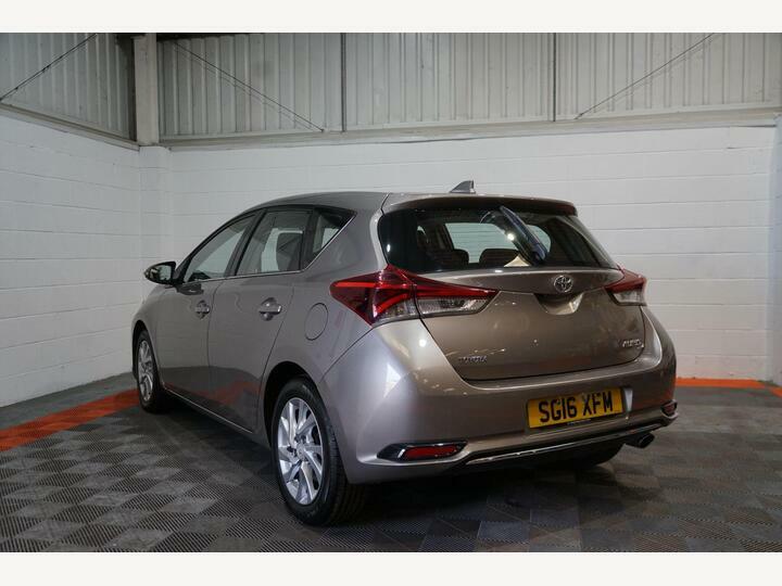 Toyota Auris 1.6 D-4d Business Edition Euro 6 Ss Brown #6
