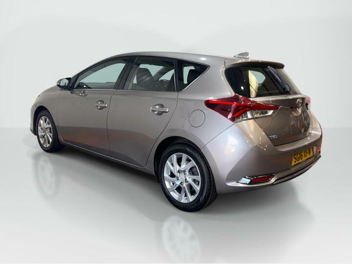 Toyota Auris 1.6 D-4d Business Edition Euro 6 Ss Brown #2