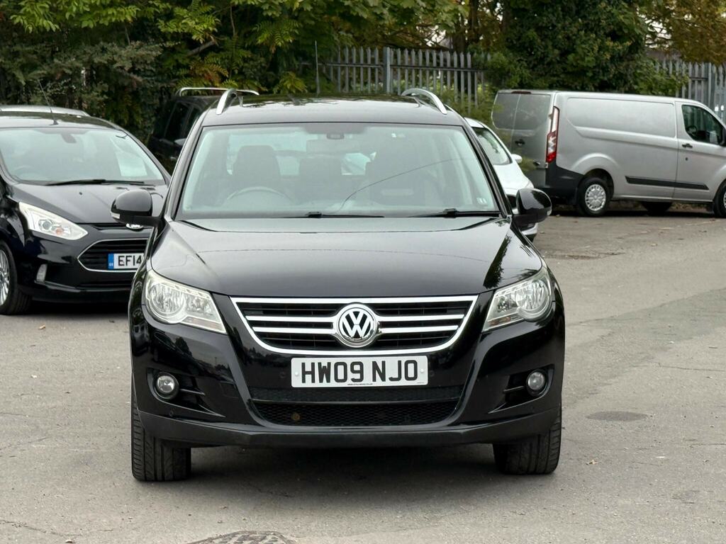 Volkswagen Tiguan 2.0 Tdi Sport Suv 4Wd Euro 4 17 Black #2
