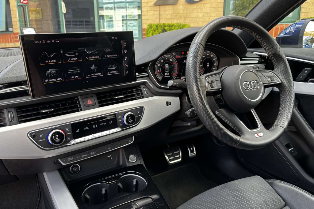 Audi A4 S Line 35 Tfsi Mhev  #2