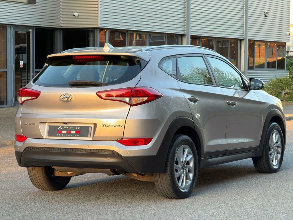 Hyundai Tucson 1.7 Crdi Blue Drive Se Nav Euro 6 Ss  White #5
