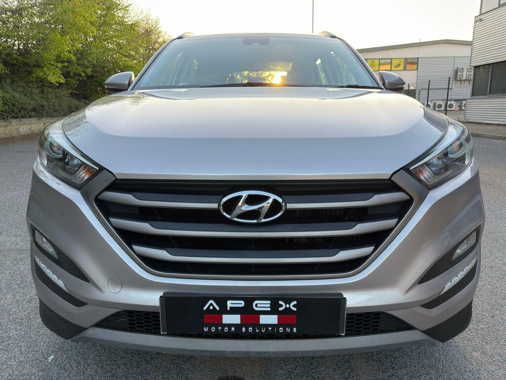 Hyundai Tucson 1.7 Crdi Blue Drive Se Nav Euro 6 Ss  White #2