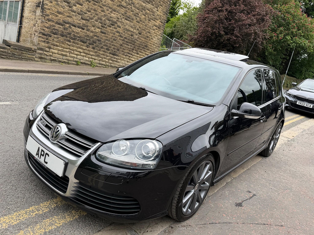 Volkswagen Golf 3.2 V6 R32 Dsg 4Motion Black #3