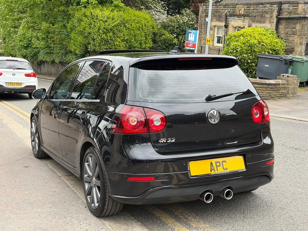 Volkswagen Golf 3.2 V6 R32 Dsg 4Motion Black #4